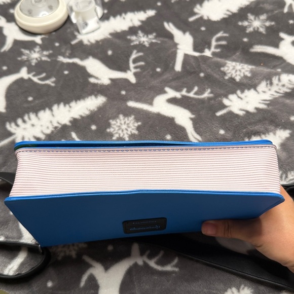 Loungefly Goosebumps Say Cheese And Die! Book Crossbody Bag - Picture 6 of 7